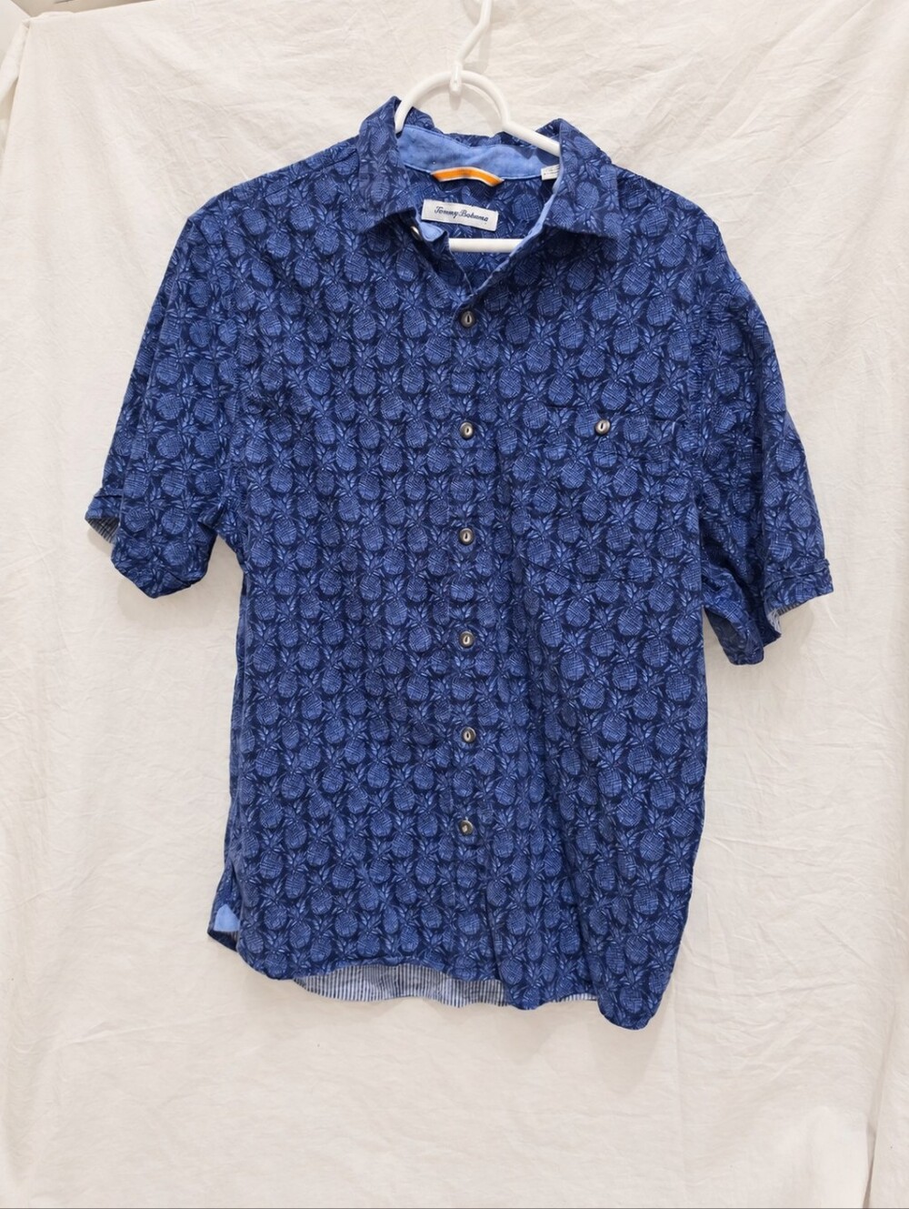 Tommy Bahama Pineapple Print Shirt Mens Medium Blue Short Sleeve Button Up